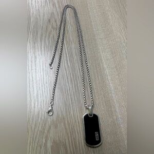 David Yurman sterling silver 26” box chain and pendant.